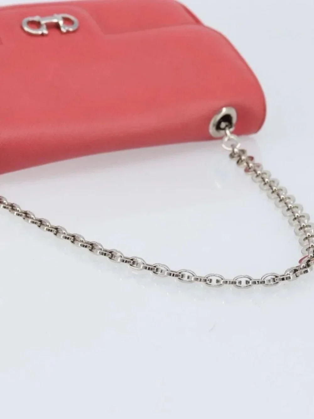 Salvatore Ferragamo Gancini Chain Shoulder Bag Leather Pink Silver Auth AMZ563A